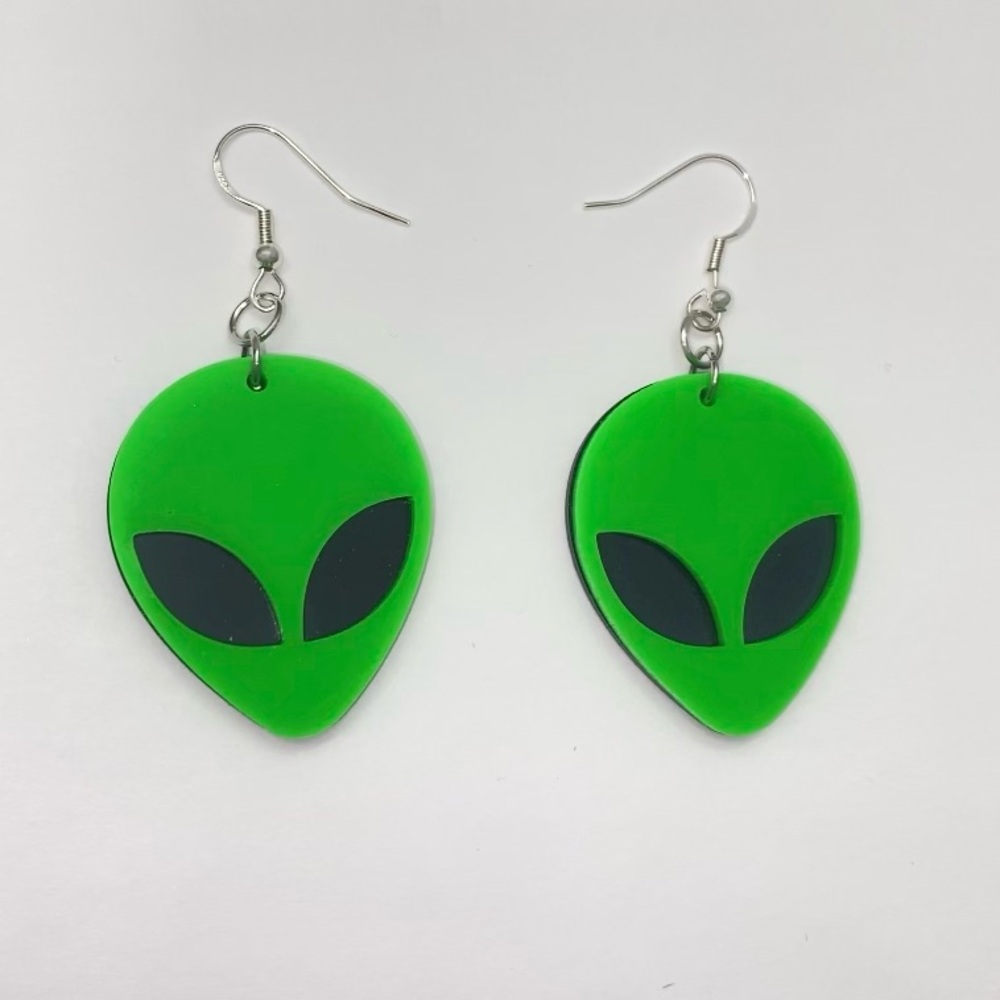 NEW Green Alien Earrings 👽💚